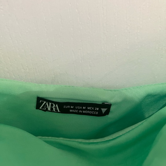 Green Zara satin top - Picture 3 of 4